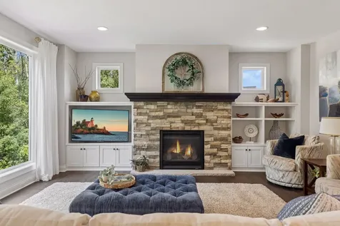 34 Rapp Farm Boulevard North Oaks MN 55127