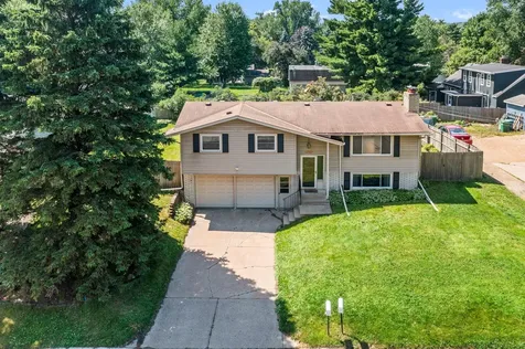 1561 15th Terrace NW New Brighton MN 55112
