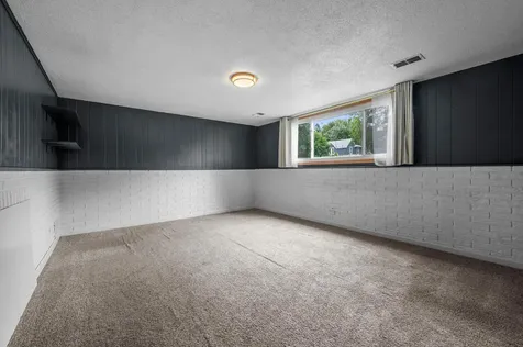 1561 15th Terrace NW New Brighton MN 55112