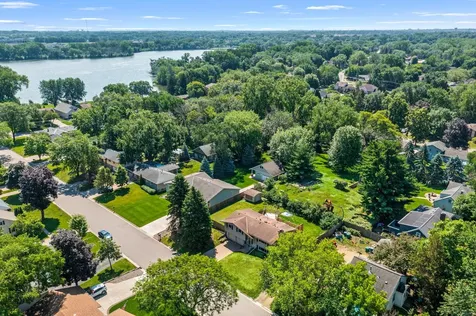 1561 15th Terrace NW New Brighton MN 55112