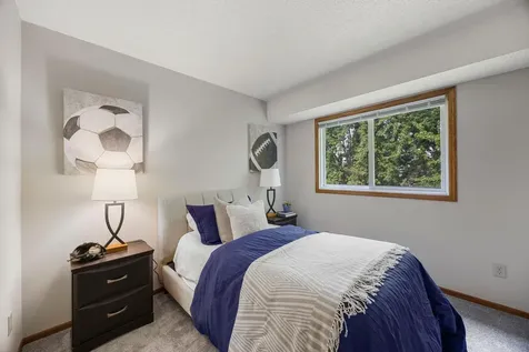 5700 Deer Trail E Shoreview MN 55126