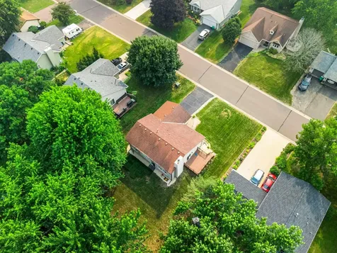 5700 Deer Trail E Shoreview MN 55126