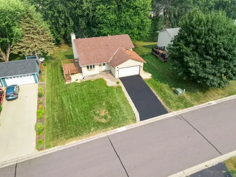 5700 Deer Trail E Shoreview MN 55126