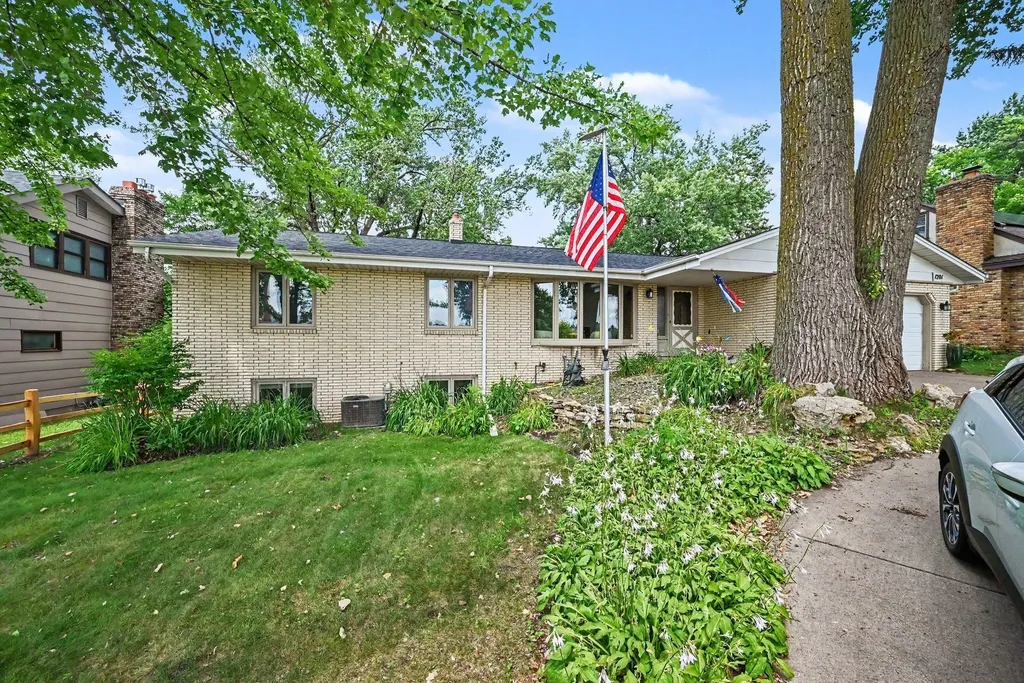 1201 County Road B2 W Roseville MN 55113