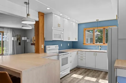 3097 325th Avenue NW Cambridge MN 55008