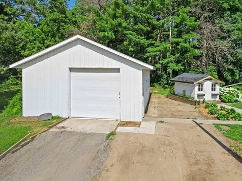 3097 325th Avenue NW Cambridge MN 55008