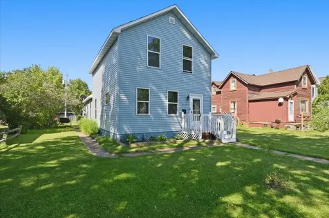 2114 E 6th Street Superior WI 54880