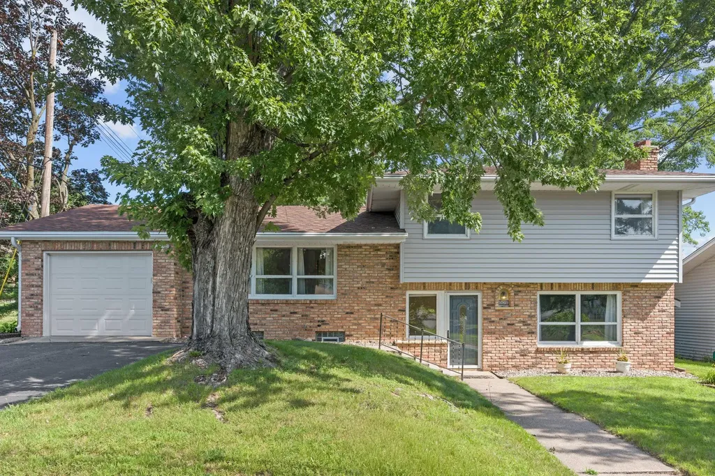 1870 7th Street NW New Brighton MN 55112