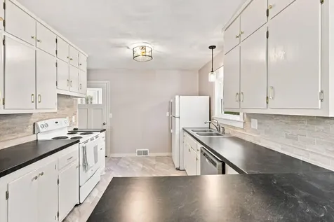 320 Kingsley Street S Winsted MN 55395