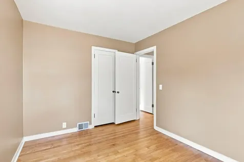 320 Kingsley Street S Winsted MN 55395