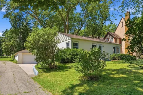 320 Kingsley Street S Winsted MN 55395