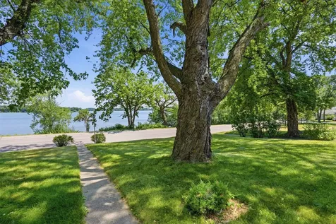320 Kingsley Street S Winsted MN 55395
