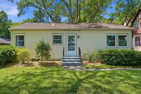 320 Kingsley Street S Winsted MN 55395