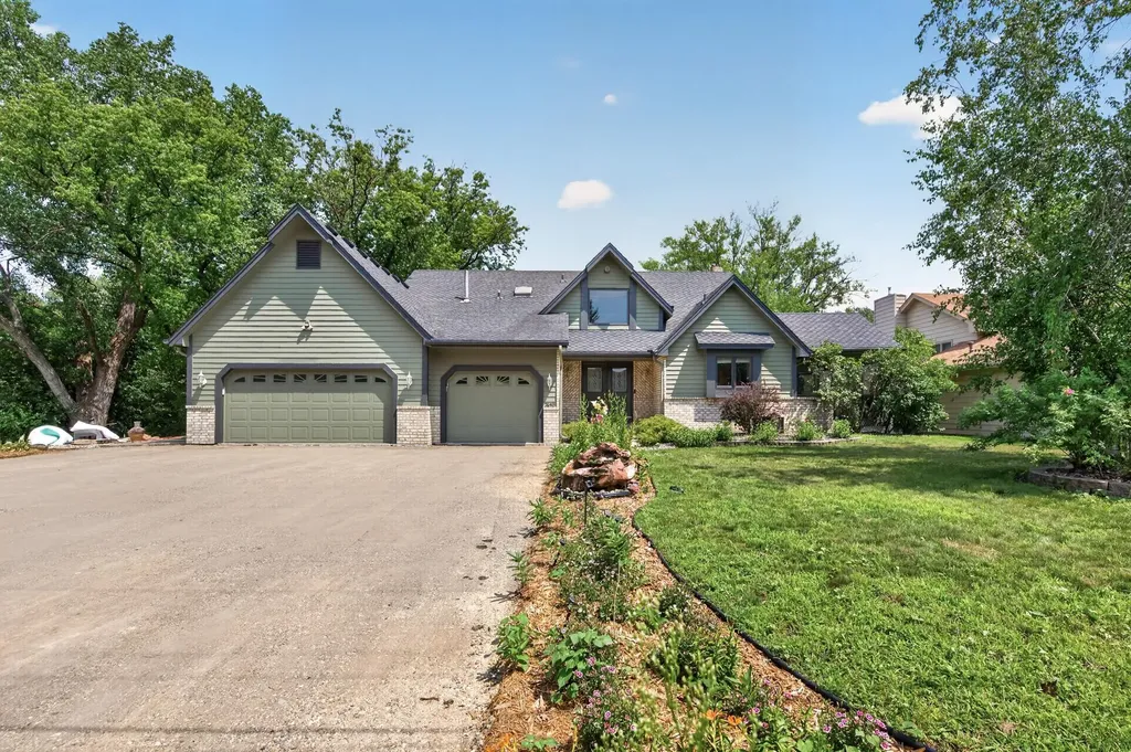 7640 Douglas Drive N Brooklyn Park MN 55443