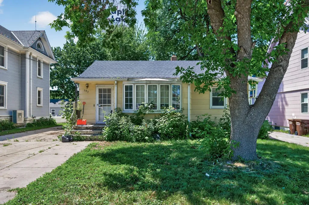 107 Oak Avenue N Maple Lake MN 55358