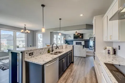 5204 Porchlight Bay Woodbury MN 55129