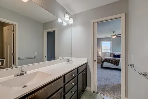 5204 Porchlight Bay Woodbury MN 55129