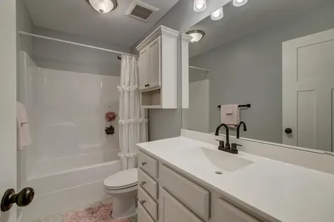 5204 Porchlight Bay Woodbury MN 55129