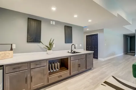 5204 Porchlight Bay Woodbury MN 55129