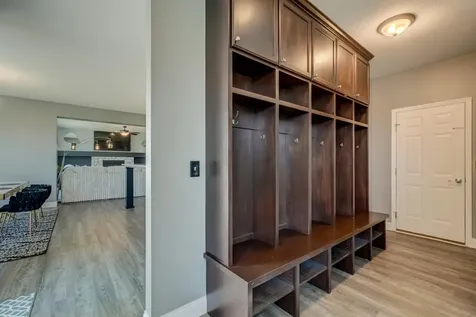 5204 Porchlight Bay Woodbury MN 55129