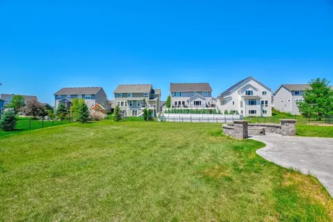 5204 Porchlight Bay Woodbury MN 55129