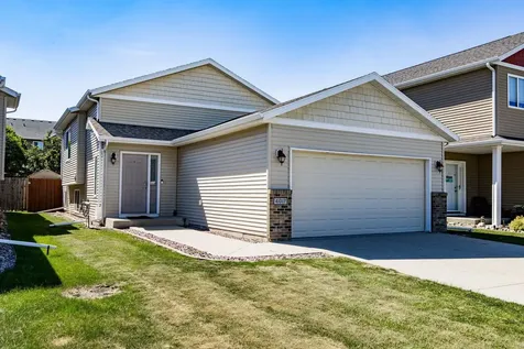 4017 9th Street S Moorhead MN 56560