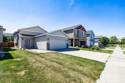 4017 9th Street S Moorhead MN 56560