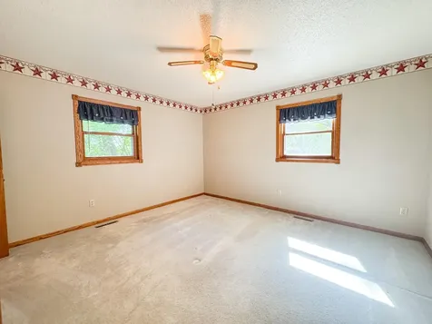 25 Broadway Avenue W Milnor ND 58060