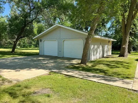 25 Broadway Avenue W Milnor ND 58060