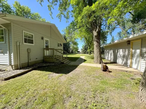 25 Broadway Avenue W Milnor ND 58060