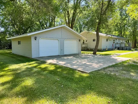 25 Broadway Avenue W Milnor ND 58060
