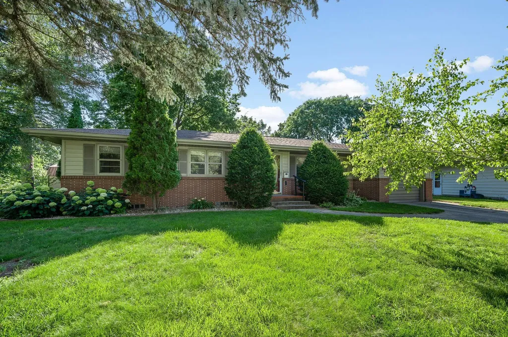 1024 Holden Place Fairmont MN 56031