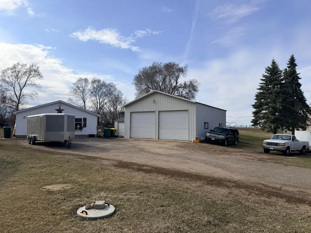 9711 Ireland Avenue NW Annandale MN 55302