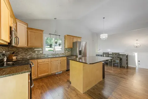 13628 Vincent Circle Burnsville MN 55337