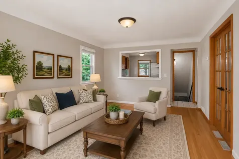 513 9th Avenue S South Saint Paul MN 55075