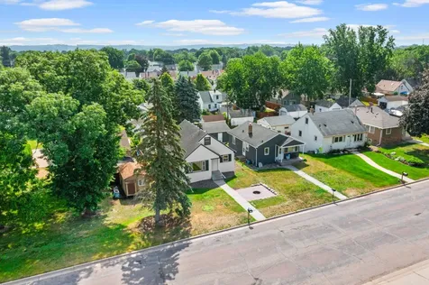 513 9th Avenue S South Saint Paul MN 55075