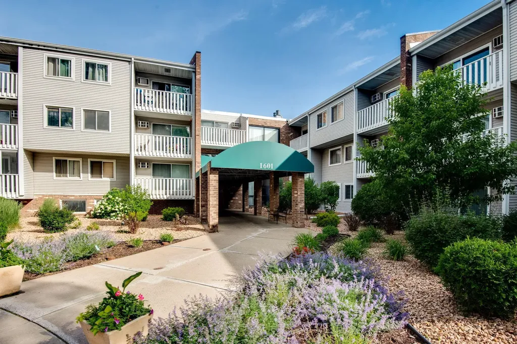 1601 N Innsbruck Drive Fridley MN 55432