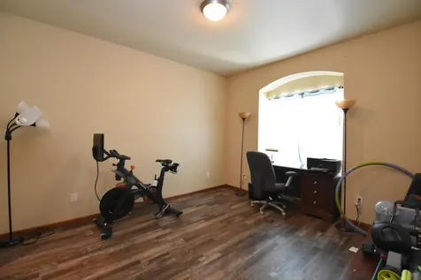 6105 61 Avenue S Fargo ND 58104