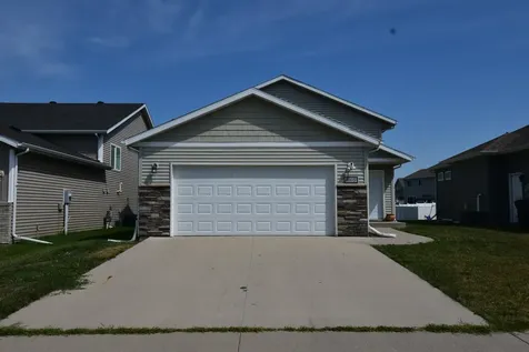 6105 61 Avenue S Fargo ND 58104