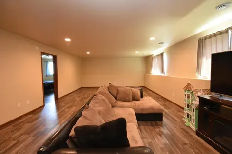 6105 61 Avenue S Fargo ND 58104