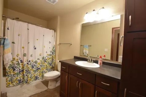 6105 61 Avenue S Fargo ND 58104