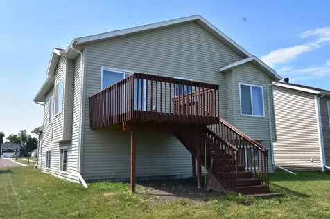 6105 61 Avenue S Fargo ND 58104