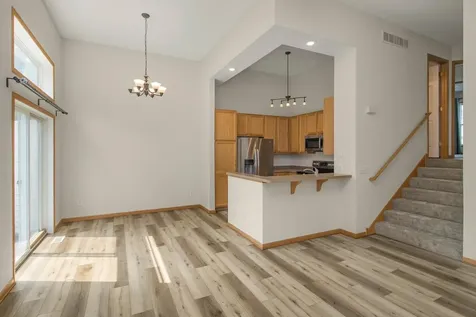 10642 Pond Curve Woodbury MN 55129