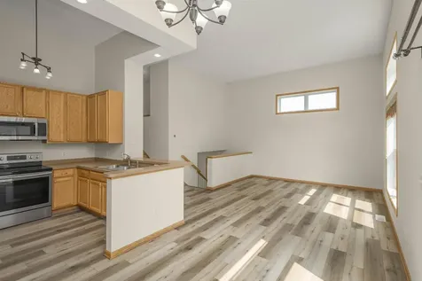 10642 Pond Curve Woodbury MN 55129