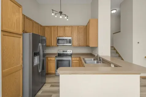 10642 Pond Curve Woodbury MN 55129