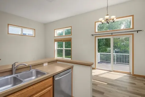 10642 Pond Curve Woodbury MN 55129