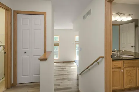 10642 Pond Curve Woodbury MN 55129