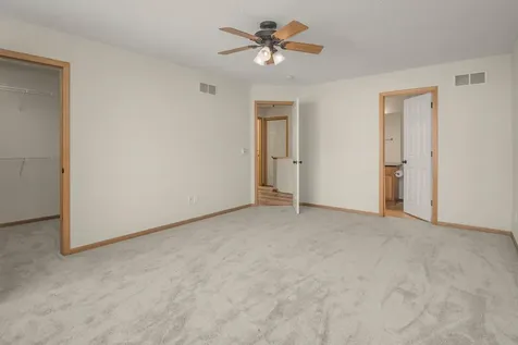 10642 Pond Curve Woodbury MN 55129
