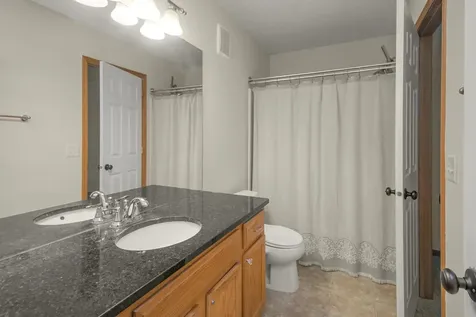 10642 Pond Curve Woodbury MN 55129