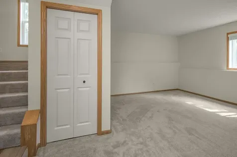 10642 Pond Curve Woodbury MN 55129